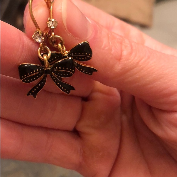 Betsey Johnson black bow earrings - Picture 2 of 4
